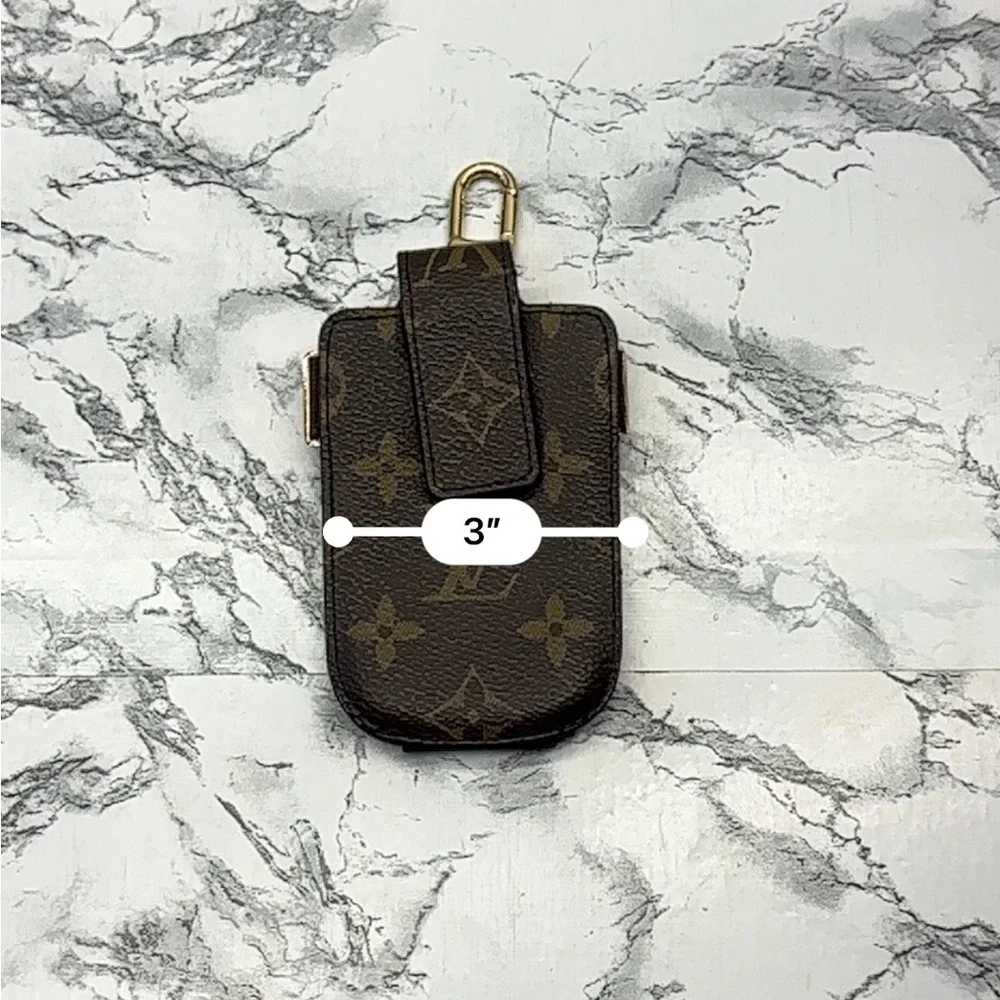Louis Vuitton Monogram Brown Etui Telephone case Vintage Excellent Condition